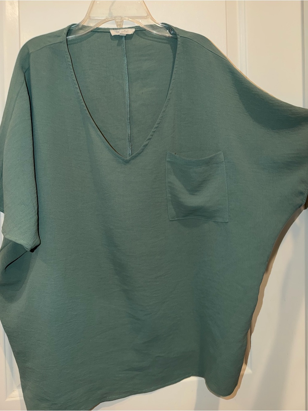 LA MIEL Relaxed V-Neck Tunic in Teal Green with Chest Pocket